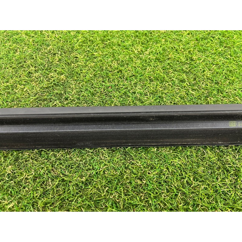 Молдинг стекла (кузов и элементы) AUDI A3 8V 2018 2.0 CZRA 8V5839478A