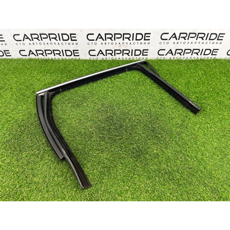 Ущільнювач скла дверей (кузов і елементи) Volkswagen Touareg NF 2012 3.6 7P0839432L