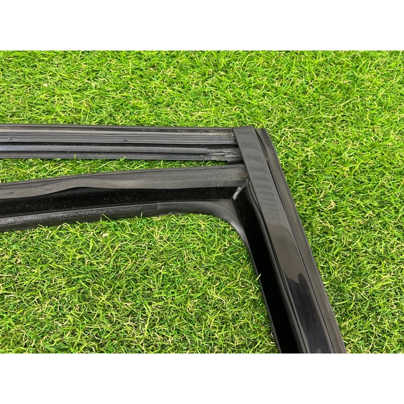 Молдинг скла (кузов і елементи) BMW 5-series F10 2011 3.0 51357209711