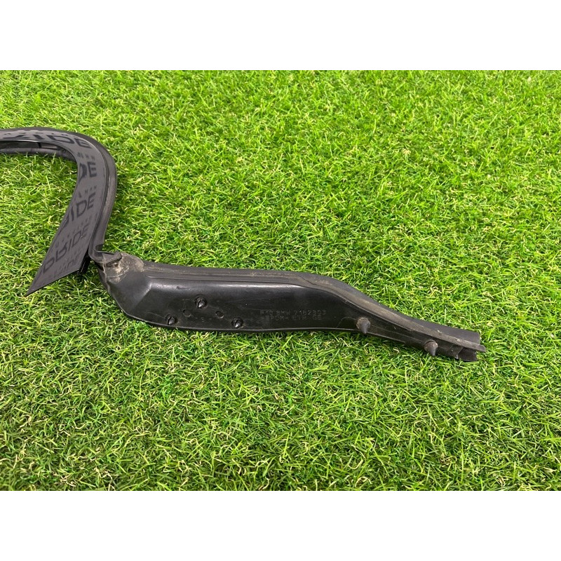 Молдинг скла (кузов і елементи) BMW 5-series F10 2011 3.0 51357209711