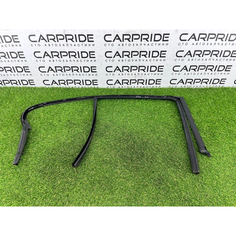 Молдинг скла (кузов і елементи) BMW 5-series F10 2011 3.0 51357209711