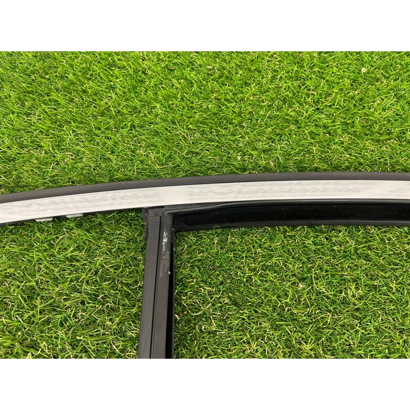 Молдинг стекла (кузов и элементы) BMW 5-series G30 2017 2.0 B46B20 51357381282