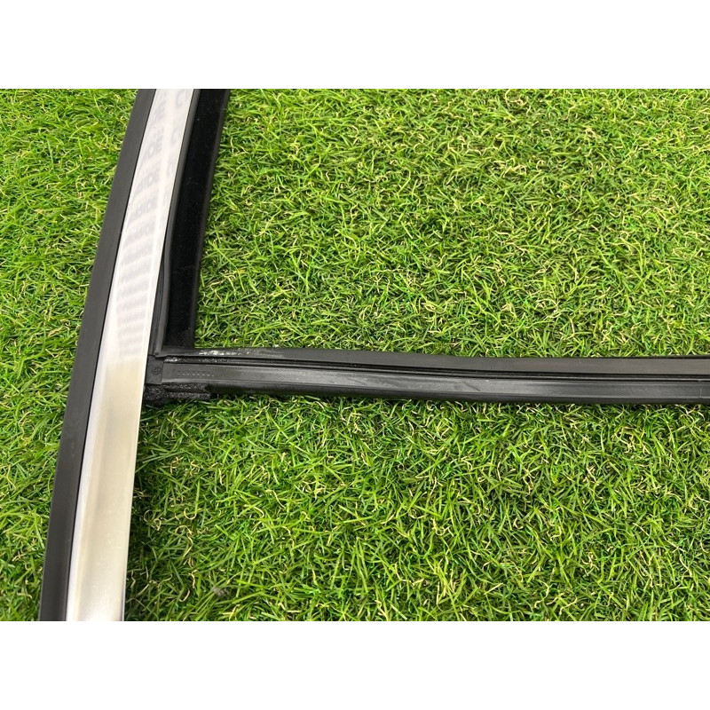 Молдинг стекла (кузов и элементы) BMW 5-series G30 2017 2.0 B46B20 51357381282