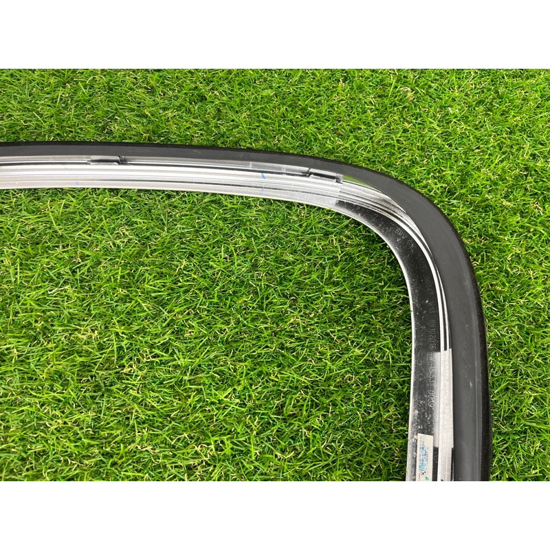 Молдинг стекла (кузов и элементы) BMW 5-series G30 2017 2.0 B46B20 51357381282