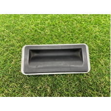 Кнопка открывания крышки багажника