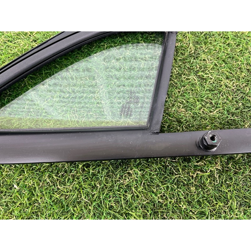 Форточка дверцят (кузов і елементи) Volkswagen Touareg II NF 2013 3.0 7P0845113D