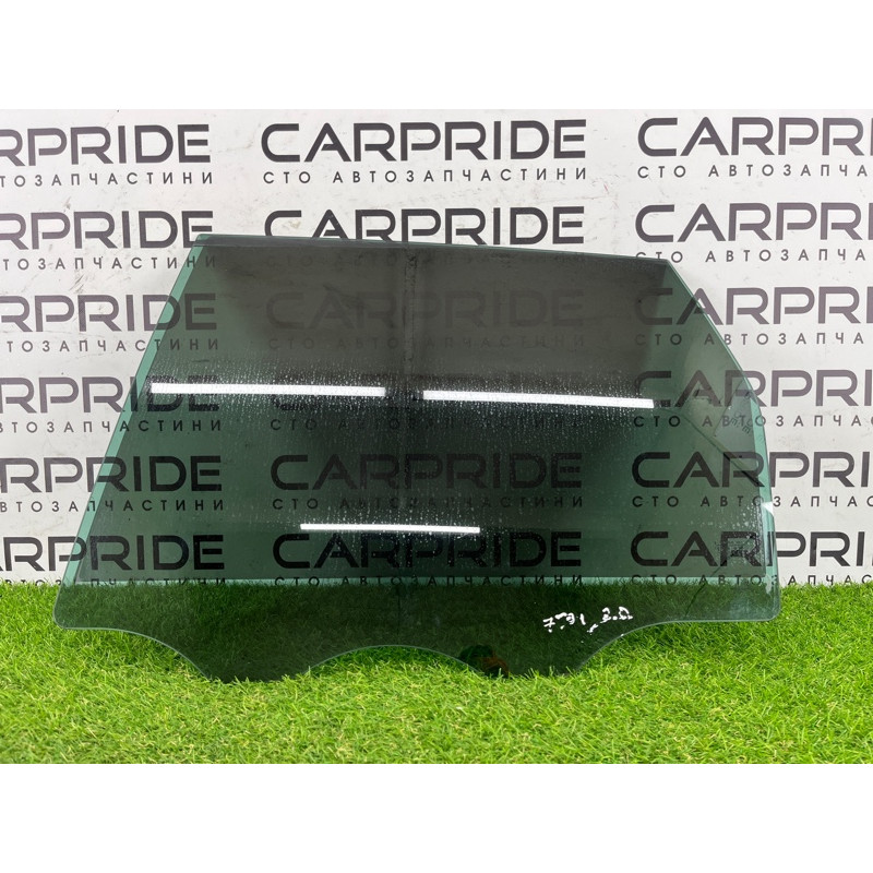 Стекло (кузов и элементы) Volkswagen Touareg FL 2015 3.6 7P6845025C