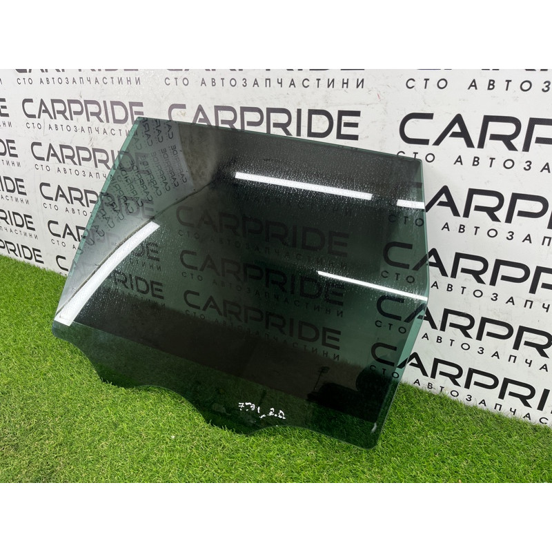 Стекло (кузов и элементы) Volkswagen Touareg FL 2015 3.6 7P6845025C