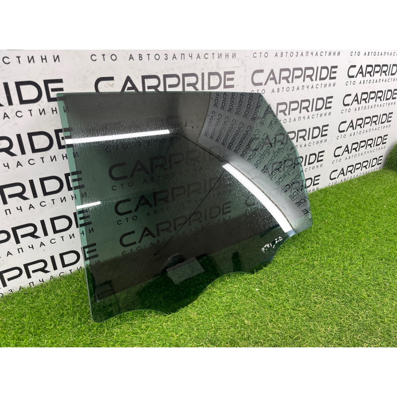 Стекло (кузов и элементы) Volkswagen Touareg FL 2015 3.6 7P6845025C