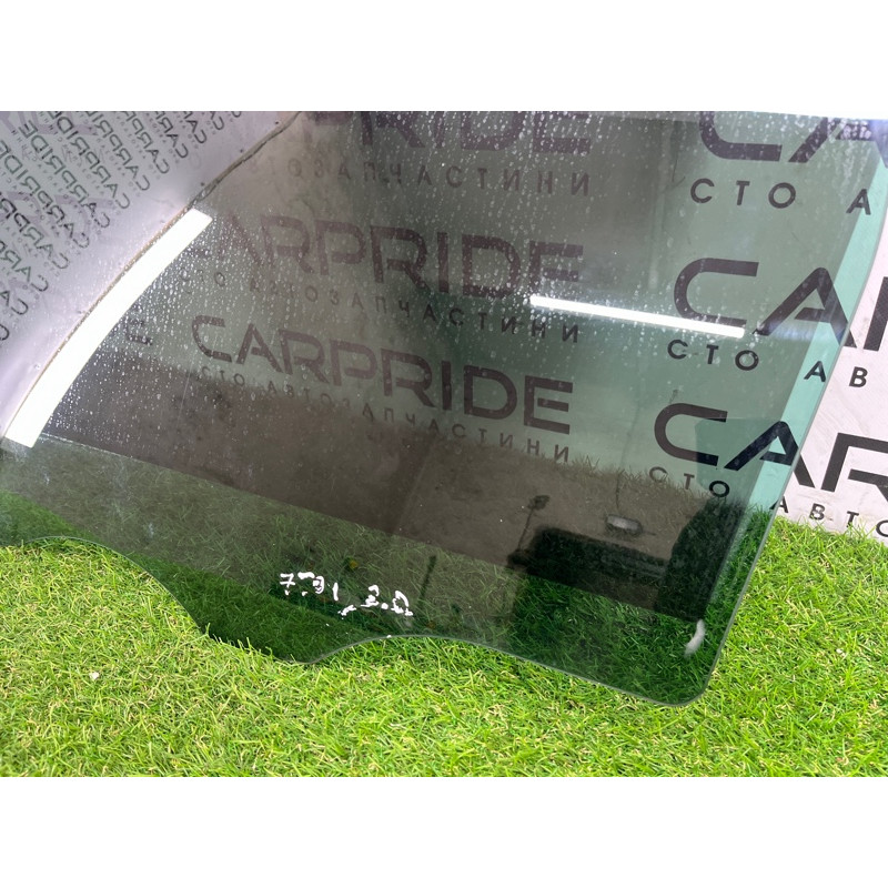 Стекло (кузов и элементы) Volkswagen Touareg FL 2015 3.6 7P6845025C