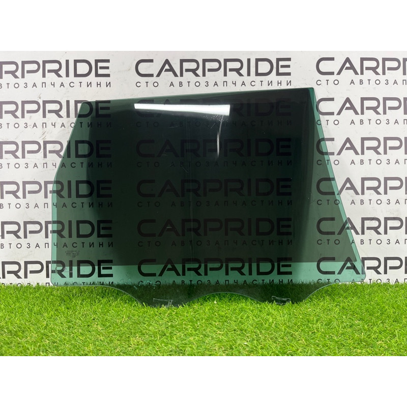 Стекло (кузов и элементы) Volkswagen Touareg FL 2015 3.6 7P6845025C