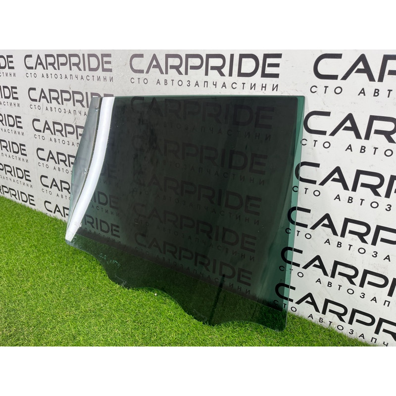 Стекло (кузов и элементы) Volkswagen Touareg FL 2015 3.6 7P6845025C