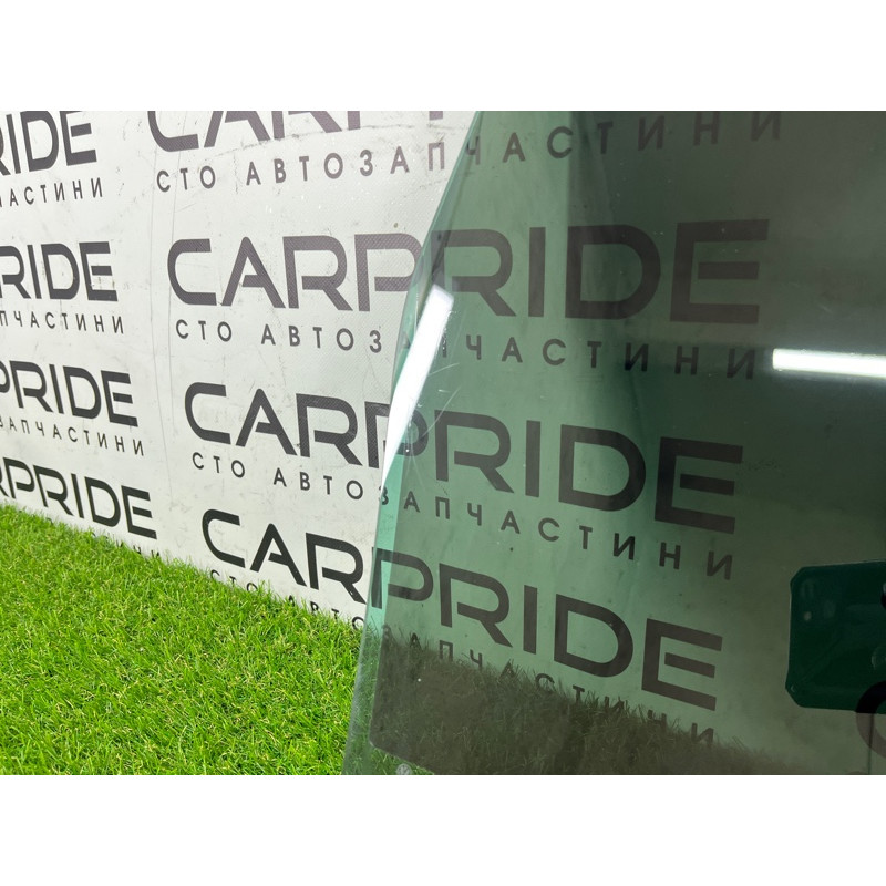 Стекло (кузов и элементы) Volkswagen Touareg FL 2015 3.6 7P6845025C