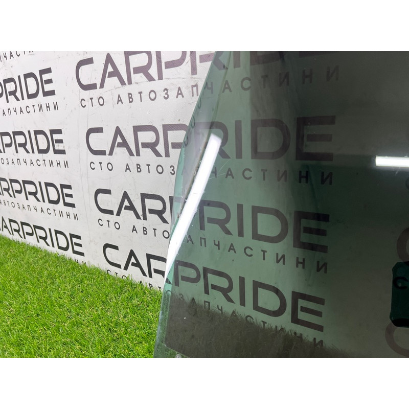 Стекло (кузов и элементы) Volkswagen Touareg FL 2015 3.6 7P6845025C