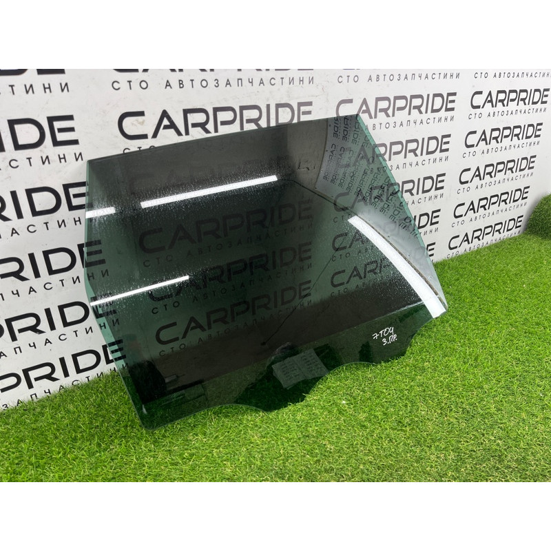 Стекло (кузов и элементы) Volkswagen Touareg FL 2015 3.6 7P6845026C