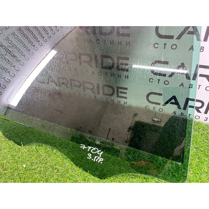 Стекло (кузов и элементы) Volkswagen Touareg FL 2015 3.6 7P6845026C