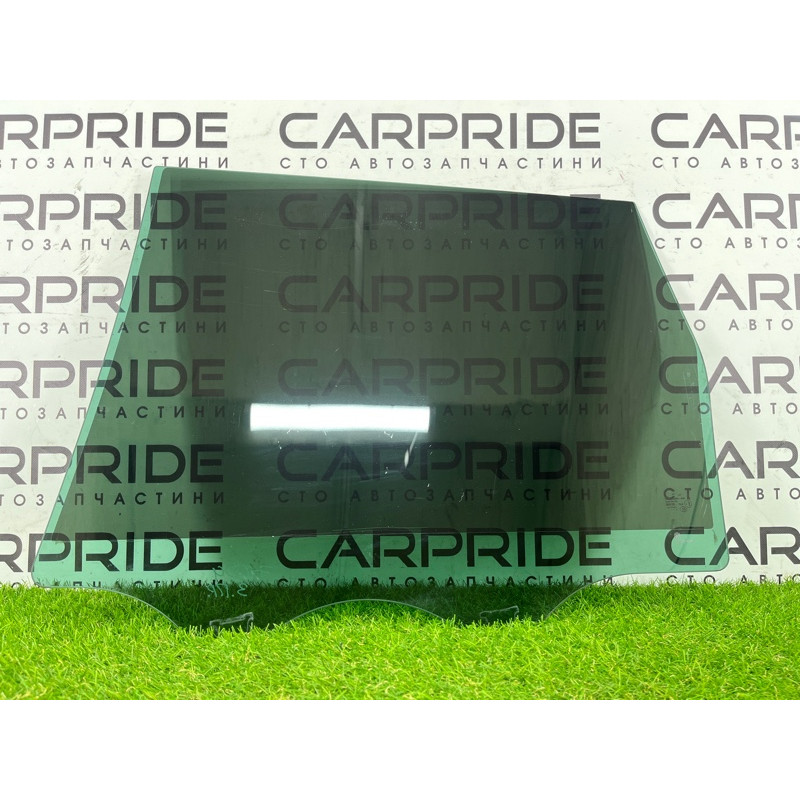 Стекло (кузов и элементы) Volkswagen Touareg FL 2015 3.6 7P6845026C