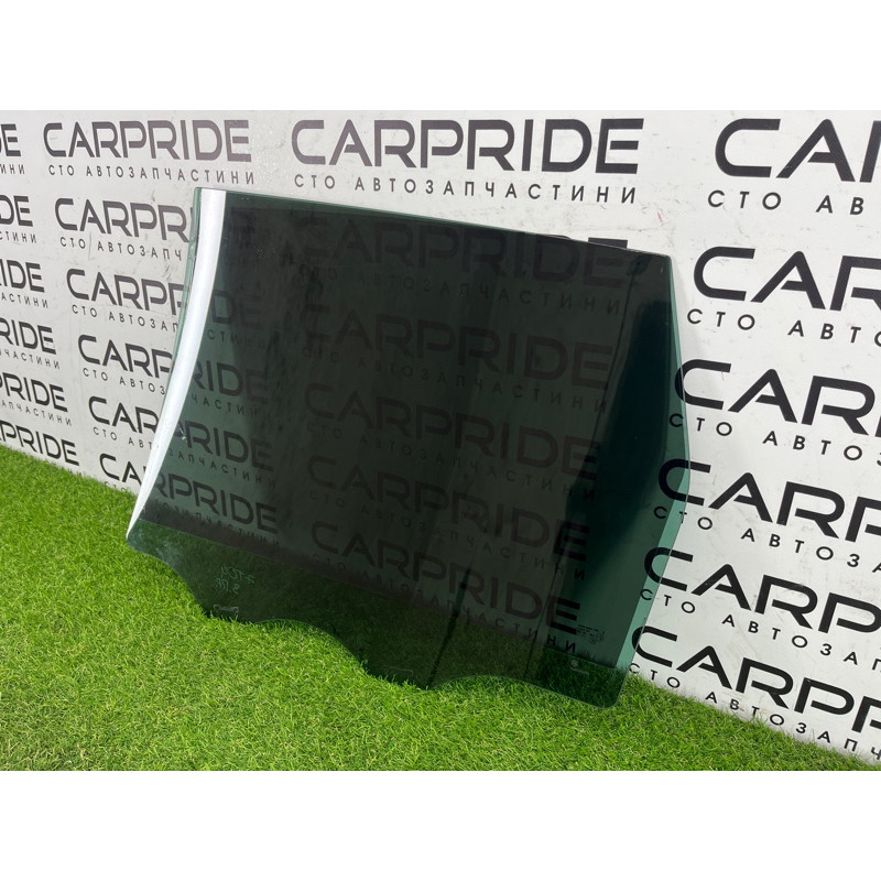 Стекло (кузов и элементы) Volkswagen Touareg FL 2015 3.6 7P6845026C