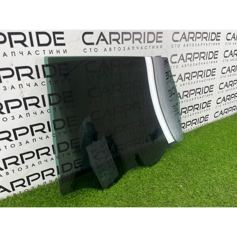 Стекло (кузов и элементы) Volkswagen Touareg FL 2015 3.6 7P6845026C