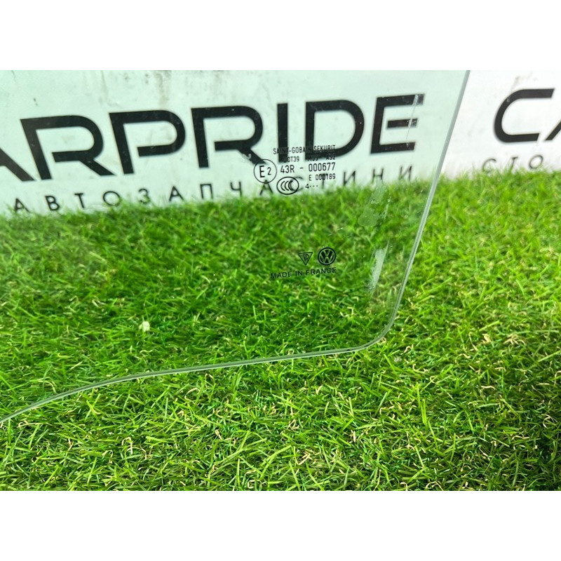 Стекло (кузов и элементы) Volkswagen Touareg FL 2015 3.6 7P6845021B