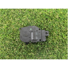 Привод заслонки отопителя