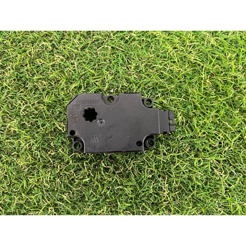 Привод заслонки отопителя (отопление и кондиционирование) AUDI A4 B9 2017 2.0 4M0820511