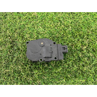 Привід заслонки обігрівача