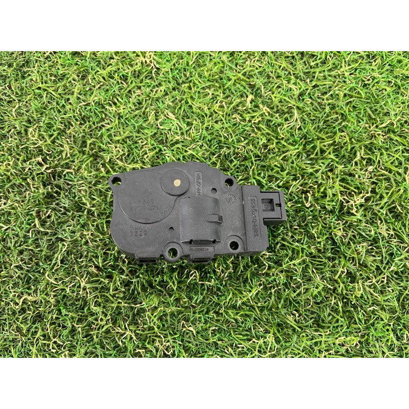 Привод заслонки отопителя (отопление и кондиционирование) PORSCHE CAYENNE 958 2012 4.8 95861251100