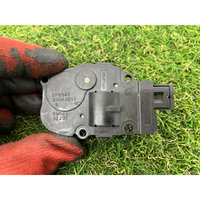 Привод заслонки отопителя (отопление и кондиционирование) PORSCHE CAYENNE 958 2012 4.8 95861251100