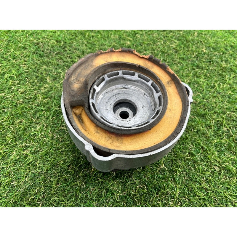 Опора стойки (подвеска) Volkswagen Touareg NF 2012 3.6 7P0412321A