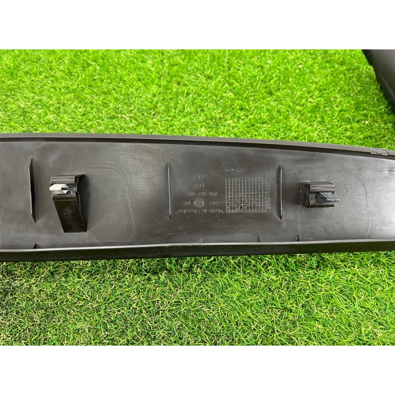 Обшивка крышки багажника (салон) Volkswagen Touareg FL 2015 3.6 7P6867603C3G4