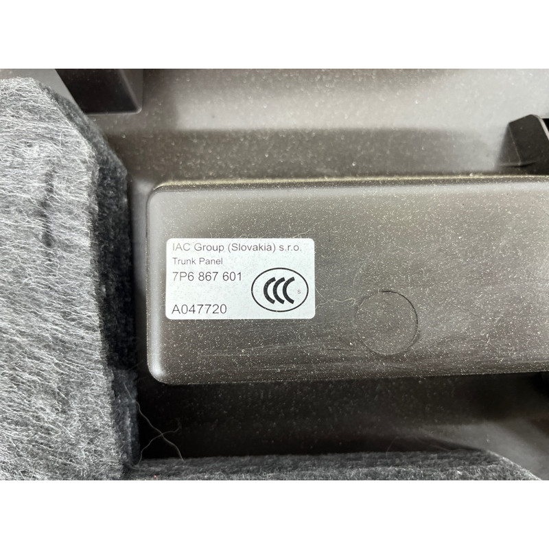 Обшивка крышки багажника (салон) Volkswagen Touareg FL 2015 3.6 7P6867601C3G4