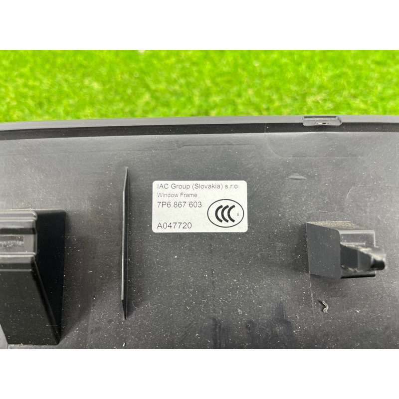 Обшивка кришки багажника (салон) Volkswagen Touareg II NF 2013 3.0 7P686760382V