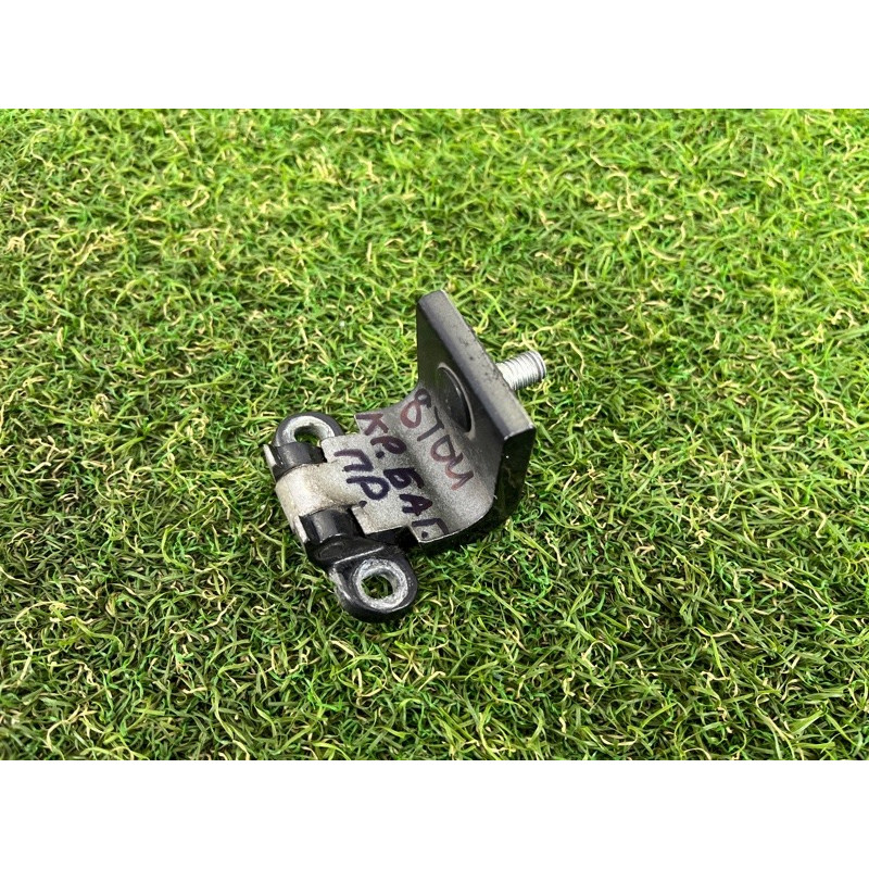 Петля багажника (кузов и элементы) Volkswagen Touareg II NF 2013 3.0 1K6827301C