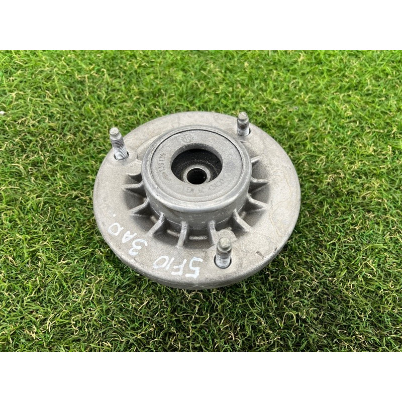 Опора стійки (підвіска) BMW 5-series F10 2011 3.0 33506775735