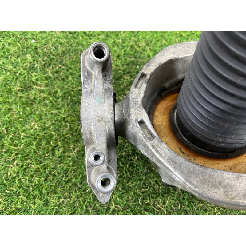 Опора стойки (подвеска) Volkswagen Touareg FL 2015 3.6 7P0512301