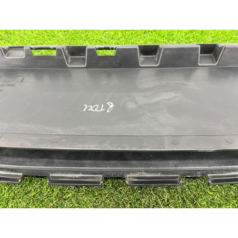 Воздуховод радиатора (кузов и элементы) Volkswagen Touareg II NF 2013 3.0 7P6121281B