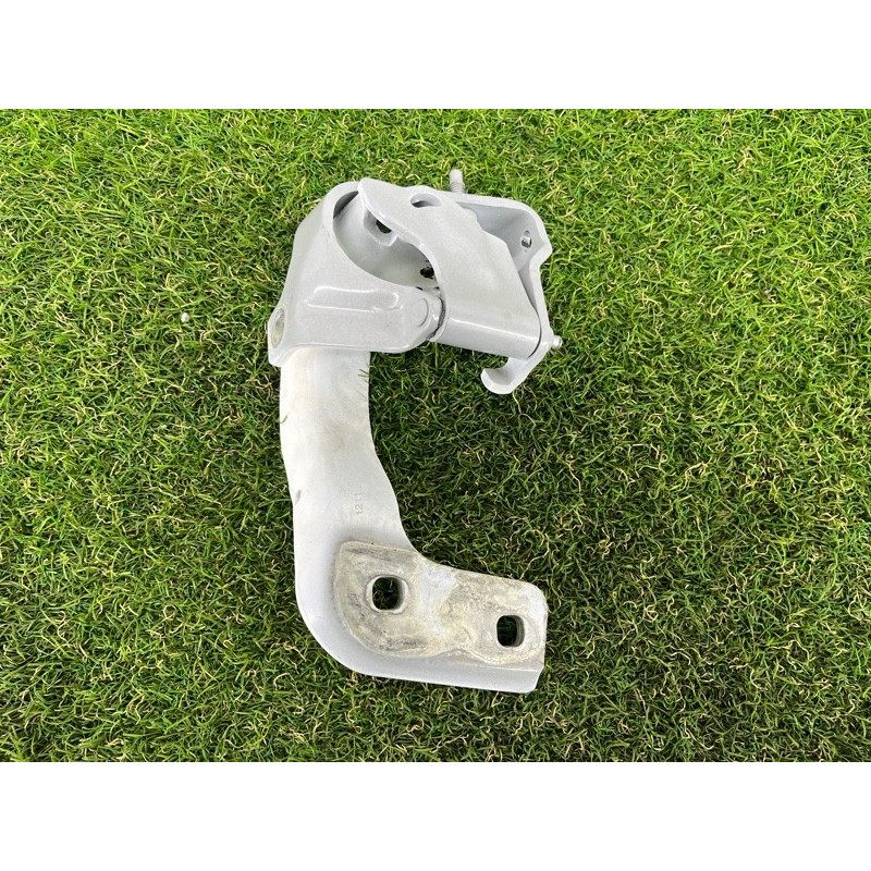 Петля багажника (кузов и элементы) AUDI Q5 8R 2012 3.2 CALB 8R0827299A