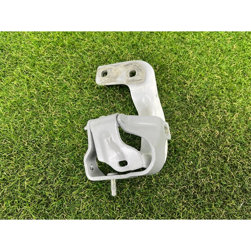 Петля багажника (кузов и элементы) AUDI Q5 8R 2012 3.2 CALB 8R0827299A