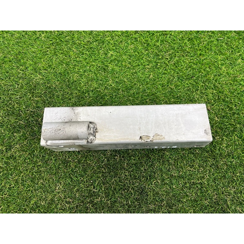 Кронштейн усилителя бампера (стекла и зеркала) AUDI Q5 8R 2012 3.2 CALB 8R0807332C