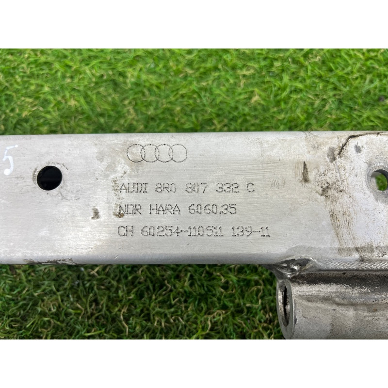 Кронштейн усилителя бампера (стекла и зеркала) AUDI Q5 8R 2012 3.2 CALB 8R0807332C