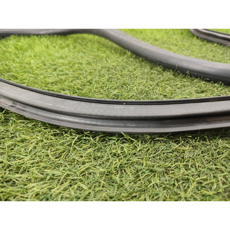 Уплотнитель (кузов и элементы) CHEVROLET Cruze J300 2012 1.8 95440407