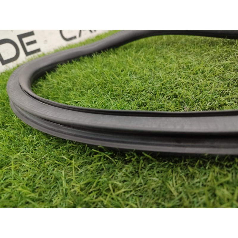 Уплотнитель (кузов и элементы) CHEVROLET Cruze J300 2012 1.8 95440407