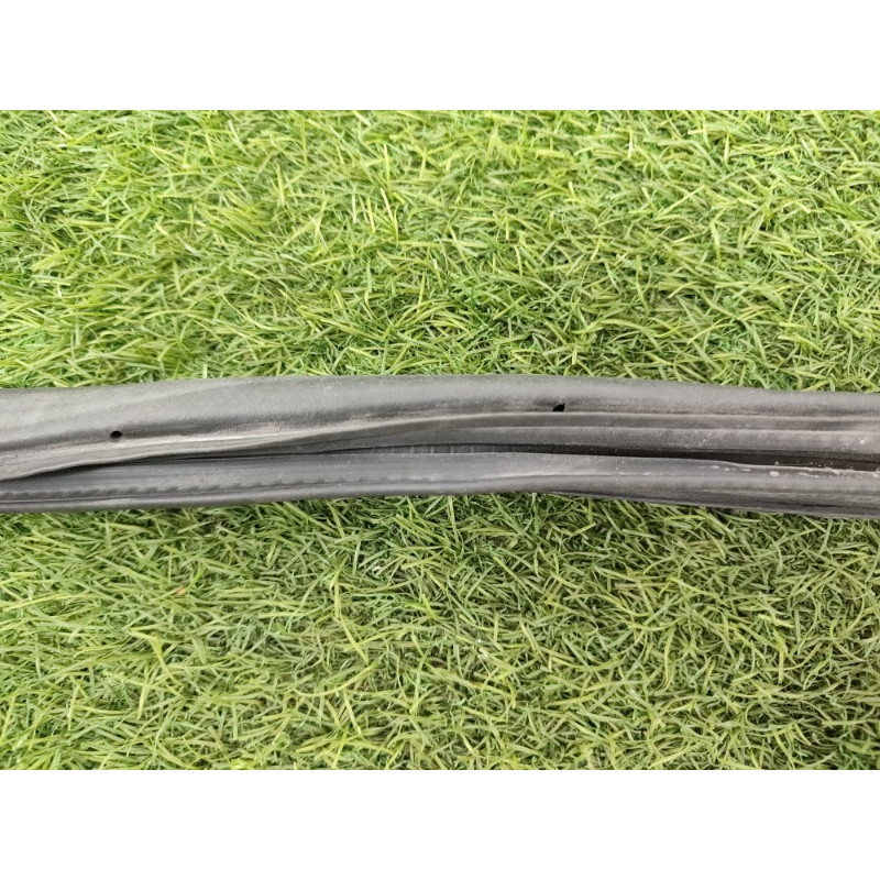 Уплотнитель (кузов и элементы) CHEVROLET Cruze J300 2012 1.8 95440407