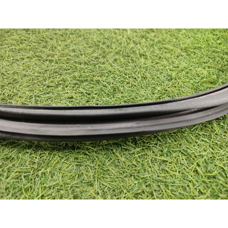 Уплотнитель (кузов и элементы) CHEVROLET Cruze J300 2012 1.8 95440407