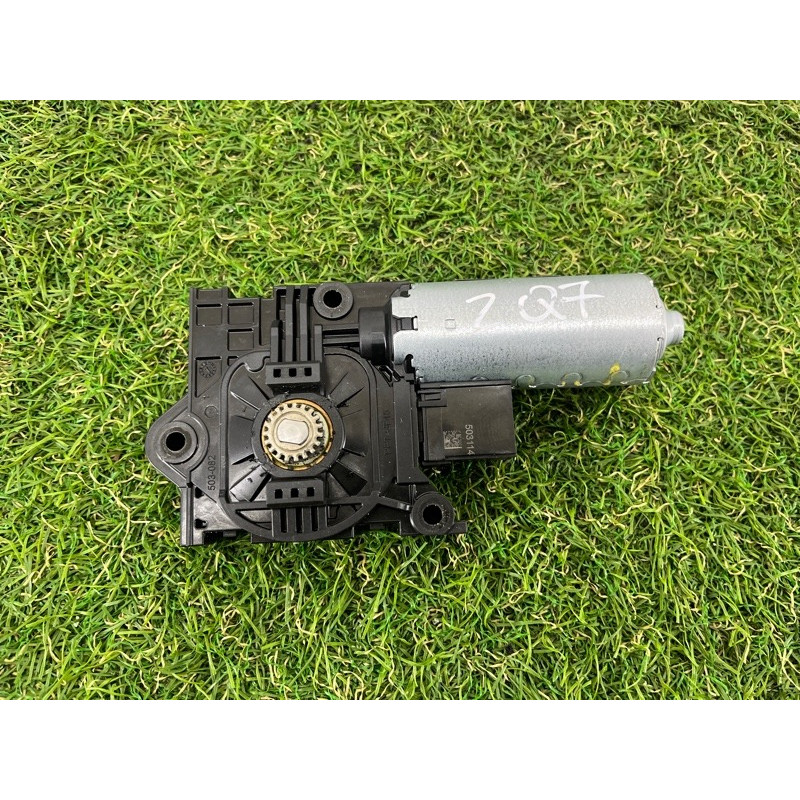 Мотор люка (электрика) AUDI Q7 4M 2018 3.0 TFSi 4M0959591A