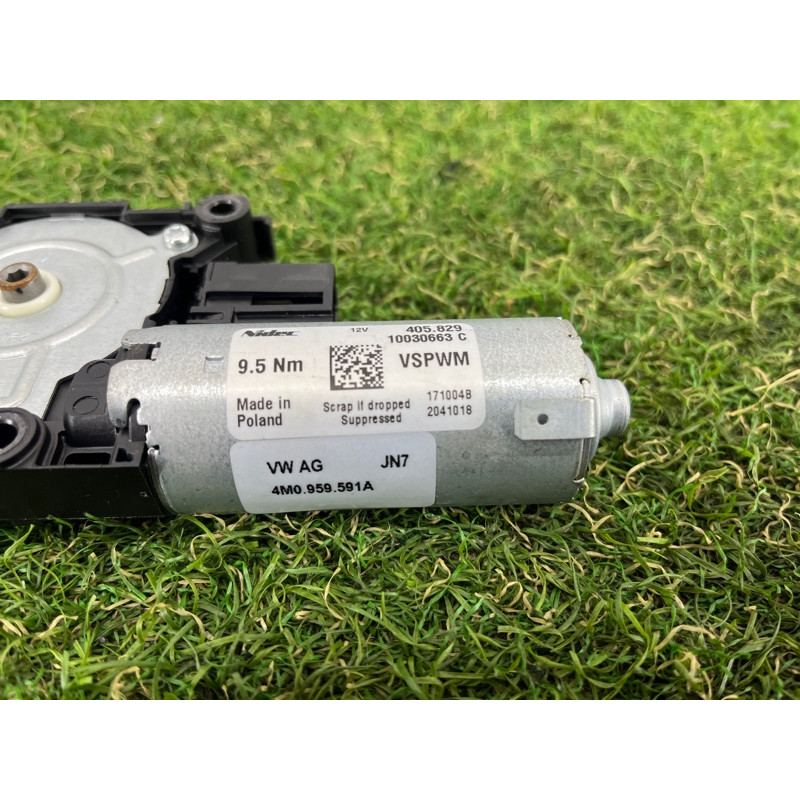 Мотор люка (электрика) AUDI Q7 4M 2018 3.0 TFSi 4M0959591A