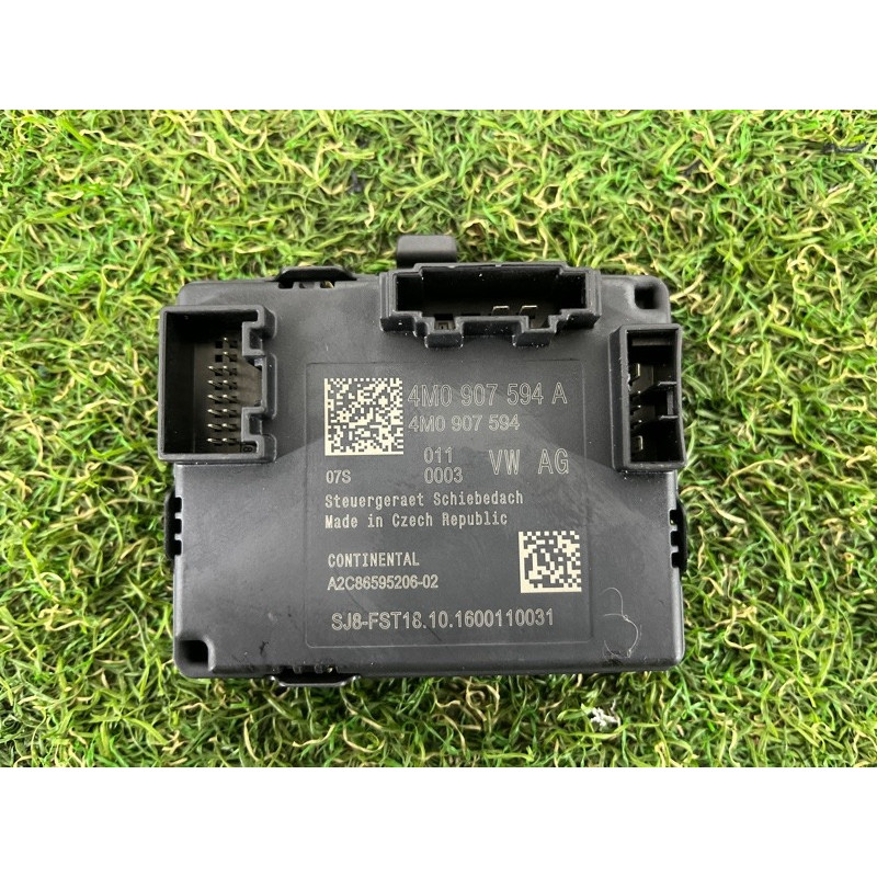 Блок управления люком (электрика / блок управления) AUDI A4 B9 2017 2.0 4M0907594A