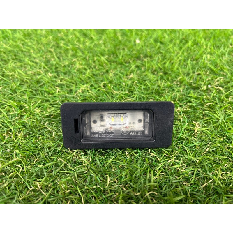 Плафон підсвічування номера (оптика - оптика) BMW 5-series G30 2017 2.0 B46B20 63267410302