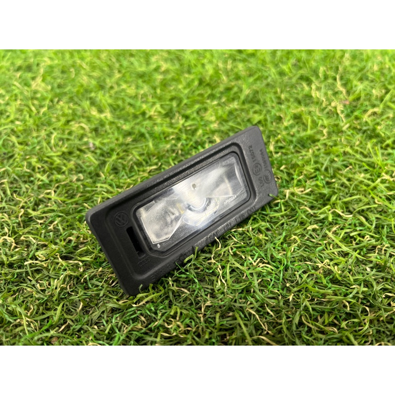 Плафон подсветки номера (оптика) AUDI A3 8V 2018 2.0 CZRA 5NA943021